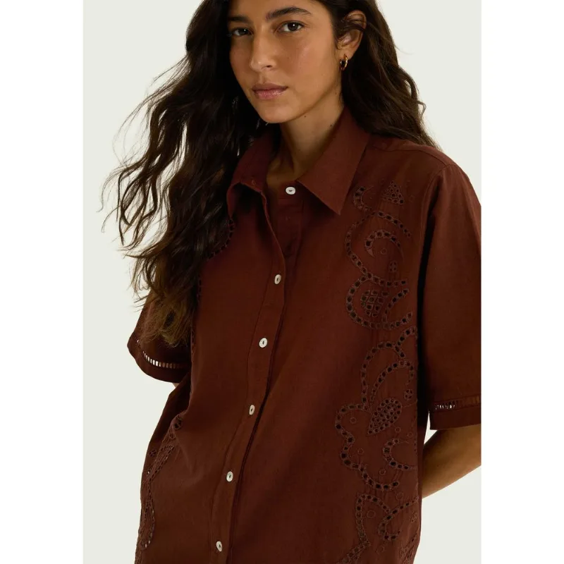 Camiseta Feminina Manga Curta Com Bordado - Marrom XP