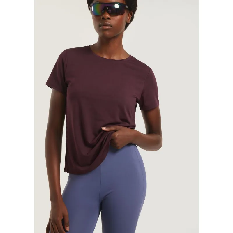 Camiseta Esportiva Feminina Alta Performance - Vinho XG