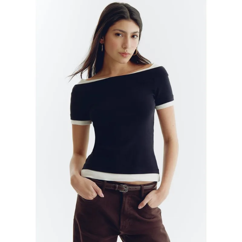 Blusa Feminina Decote Canoa Com Sobreposição - Preto G