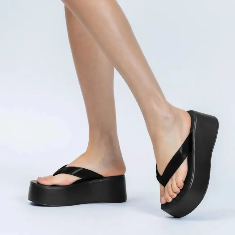 Chinelo Petite Jolie Plus Plataforma Conforto Leve Tamanco