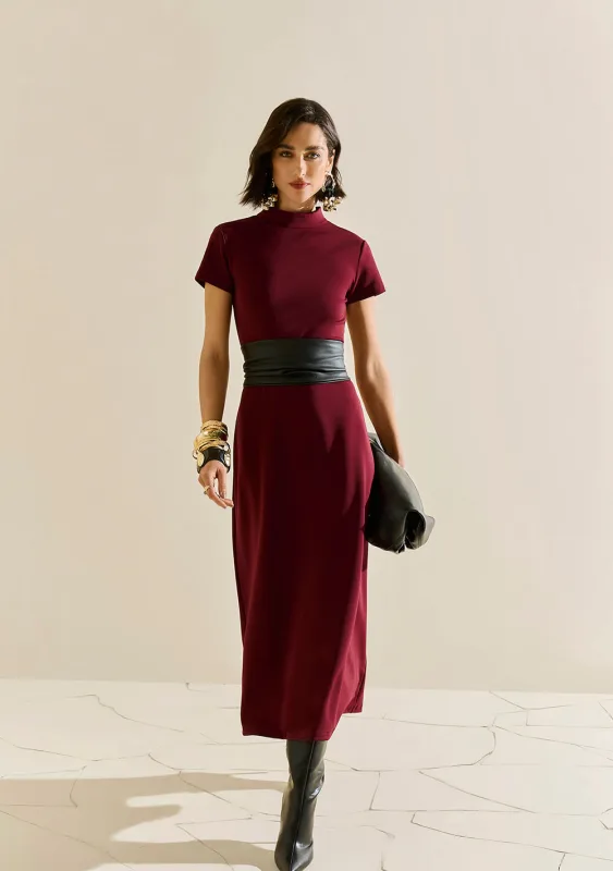 Vestido Morena Rosa Ajustado Gola Alta Manga Curta Midi Bordo - Morena Rosa - Outlet