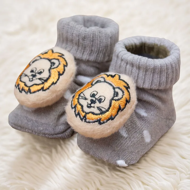 Par De Pantufas Leãozinho Para Bebê - Aconchego No Inverno