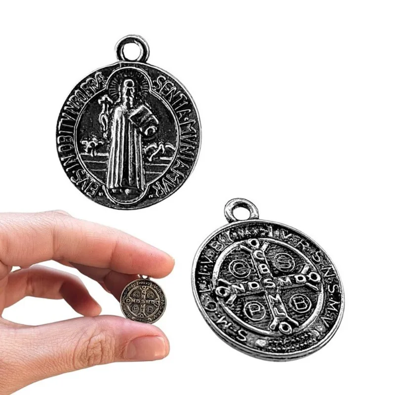 Medalha De Sao Bento Prata Grande Resinada 1,8cm