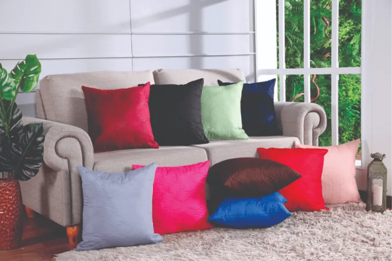 Almofada Cheia Vera Lúcia Calim 45cm x 45cm Bege - VERA LÚCIA - Decoração