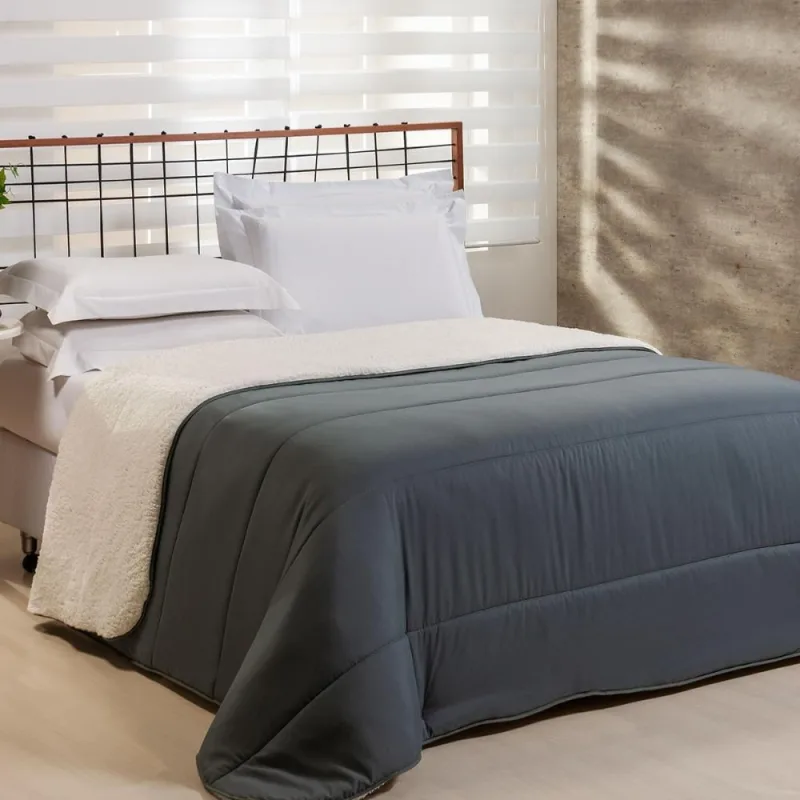 Edredom Queen Coberdrom Flupy Percal/Sherpa 1 Peça - Chumbo - CASA MODELO E TÔ DECORANDO