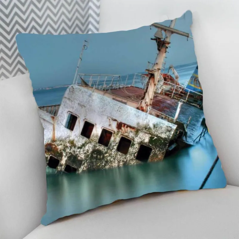 Almofada Decorativa Navio Náufragado