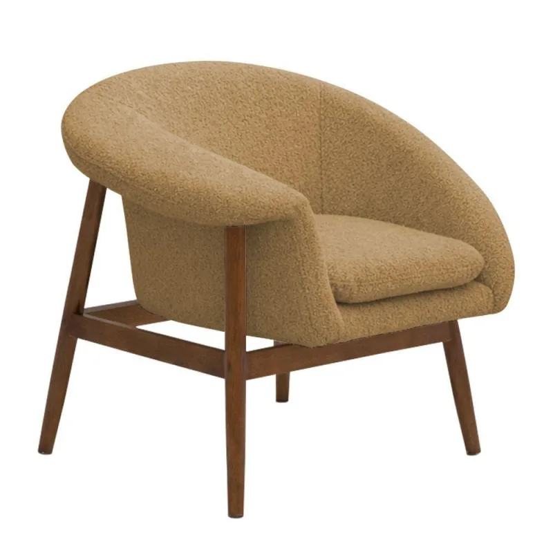 Poltrona Decorativa Yumi Base Madeira Braço Direito Bouclé Camel - Nexta Casa - Nexta Casa