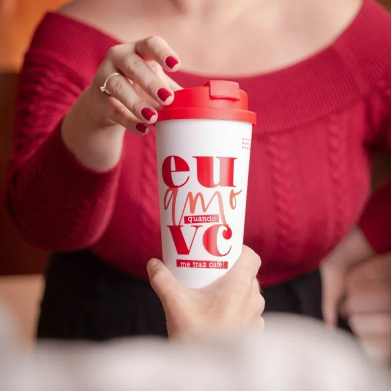 Copo Viagem Me Traz Café! 500ML com Tampa Plástico Polipropileno e Polietileno Multiuso para Passeio - OUTRAS - Utilidades Domesticas