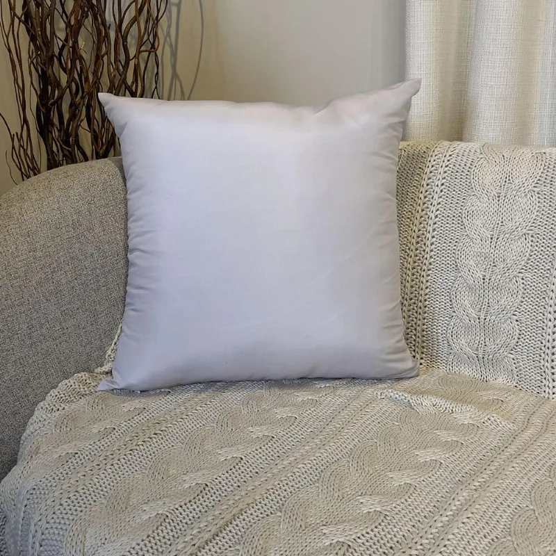 Almofada Bora Bora 43x43cm cor cinza com enchimento siliconado e zíper invisível, design clean elegante e durável Belchior