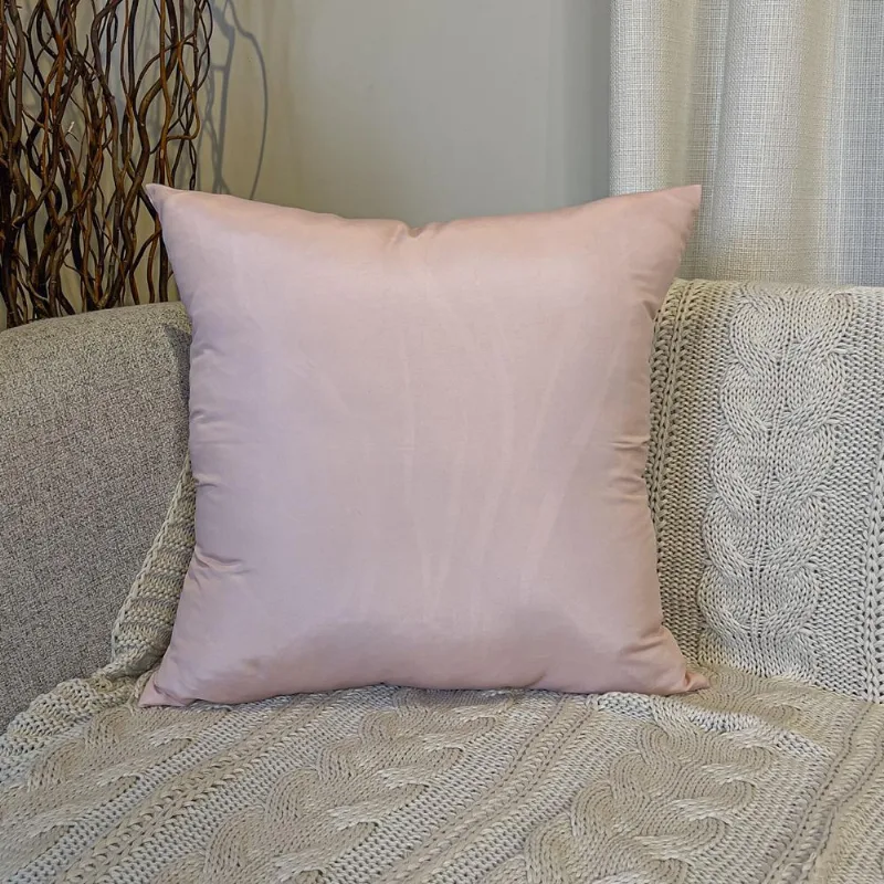 Almofada Bora Bora 43x43cm rose com enchimento siliconado e zíper invisível, perfeita para compor ambientes clean sofisticados Belchior