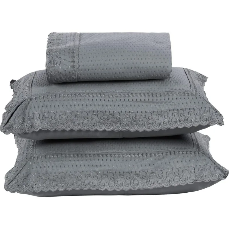 Colcha Queen Home Paris com Bordado Inglês Micropercal 300 Fios Toque de Algodão 3 Peças - Chumbo - 100% Poliéster - Casa Modelo Enxovais - Cama, Mesa E Banho