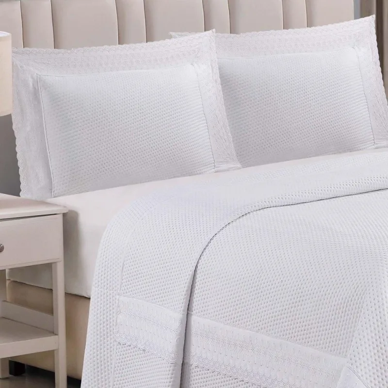 Cobre Leito Casal Padrão Majestic Bordado Inglês Micropercal 300 Fios Toque de Algodão 3 Peças - Branco - 100% Poliéster - Casa Modelo Enxovais