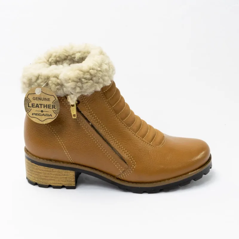 Bota Pegada 281494-01 Couro Natural Forrada em Lã