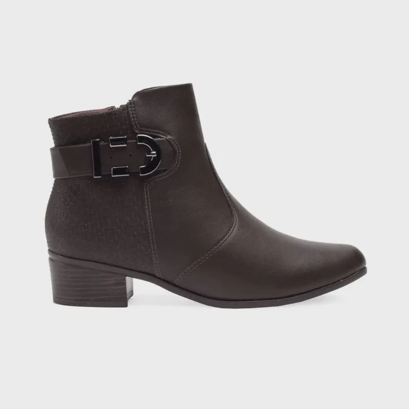 Bota Comfortflex Cano Curto Salto Baixo com Fivela 23-86301