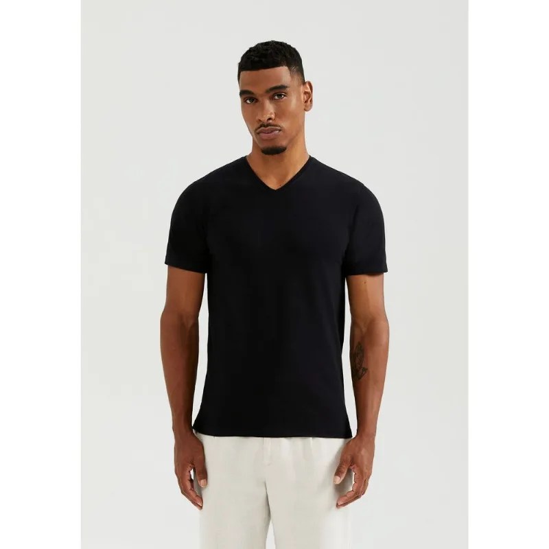 Camiseta Básica Masculina Manga Curta Slim Gola V - Preto XXG