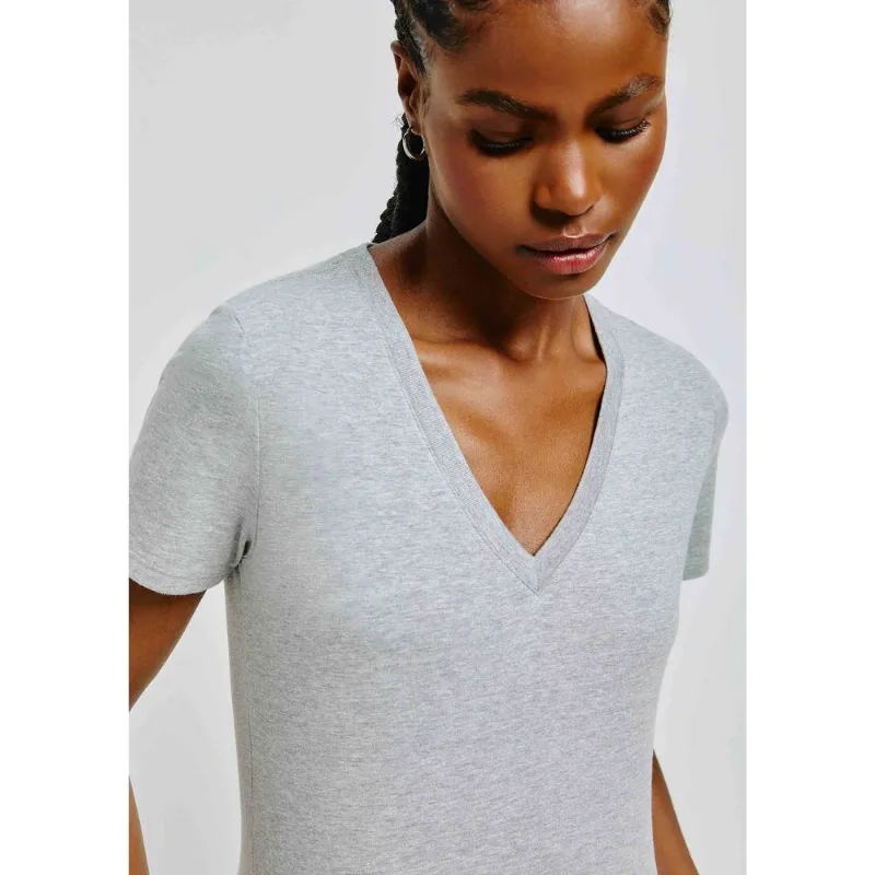Blusa Básica Feminina Manga Curta Decote V - Cinza XP