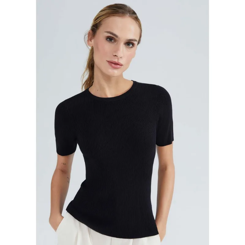Blusa Feminina Manga Curta Canelada Em Tricô - Preto G