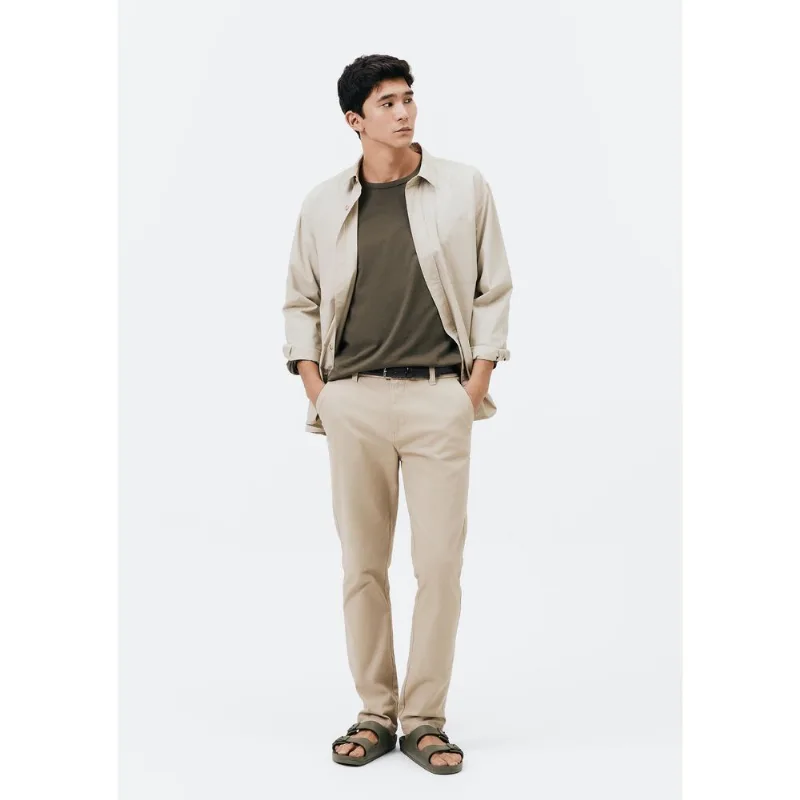 Calça Básica Masculina Chino Slim Em Sarja Com Elastano - Bege 044