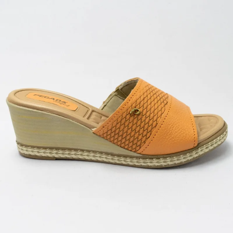 Tamanco Pegada 233901-06 Couro Natural com salto anabela Salmão