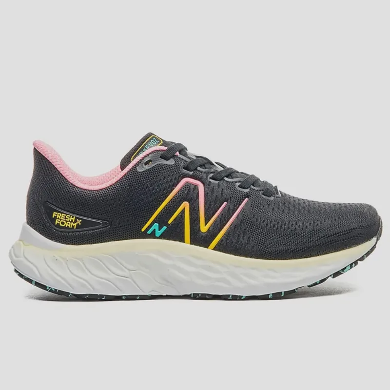 Tênis New Balance Fresh Foam X Evoz V3 Feminino Preto Rosa
