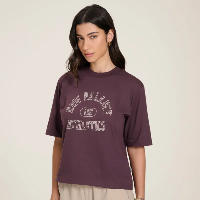 Camiseta Cropped Athletics Feminina - New Balance - Confecção
