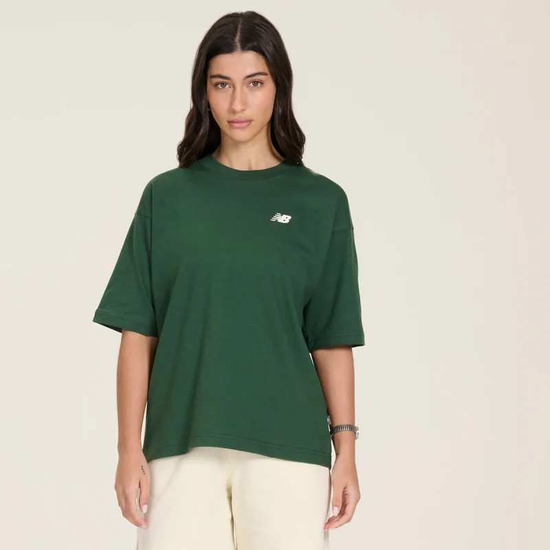 Camiseta Graphic Feminina - New Balance - Confecção