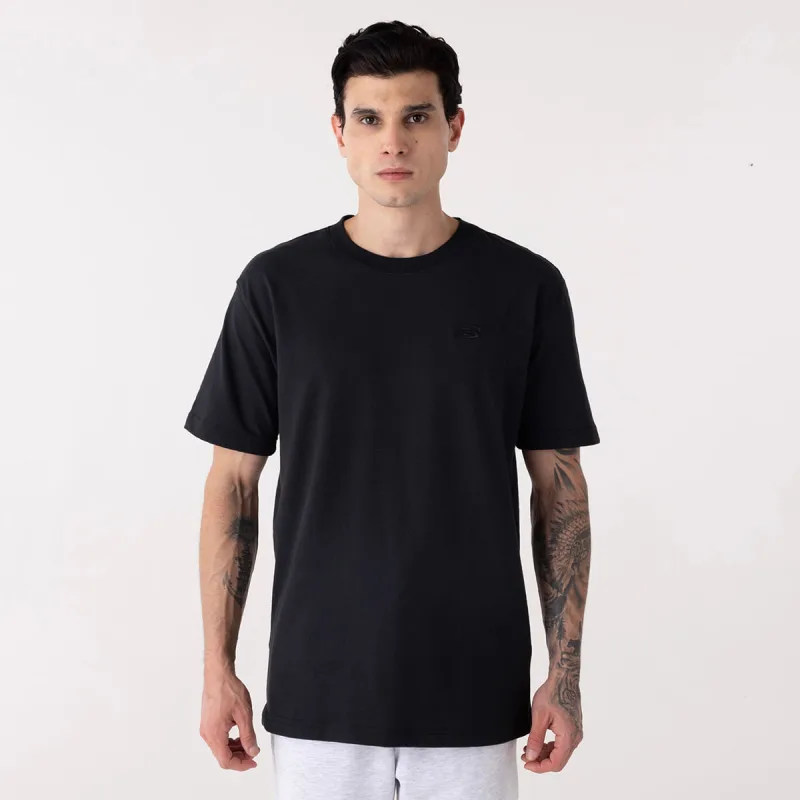 Camiseta Small Logo Masculina - New Balance - Confecção