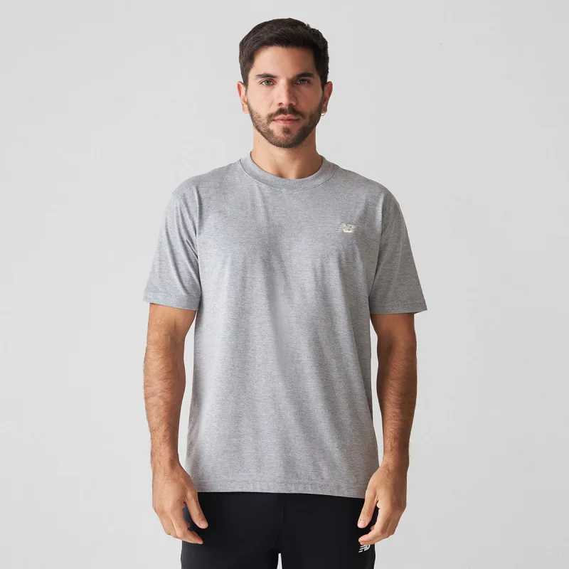 Camiseta Essentials Sl Masculina - New Balance - Confecção