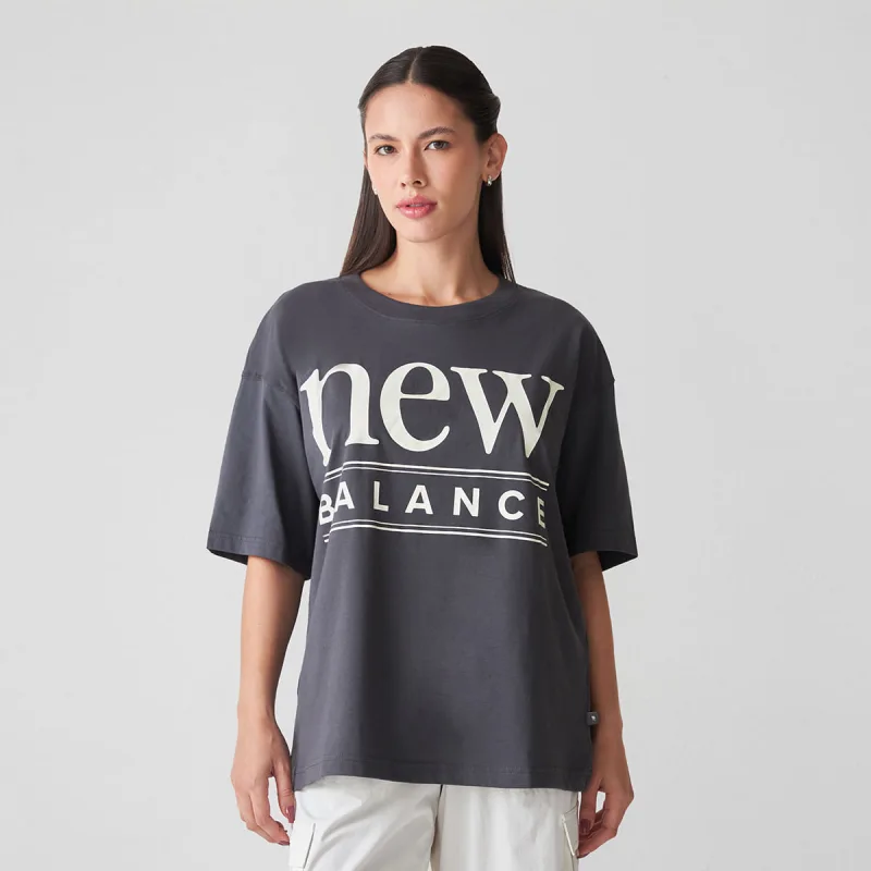 Camiseta Reimagined Oversized Feminina - New Balance - Confecção