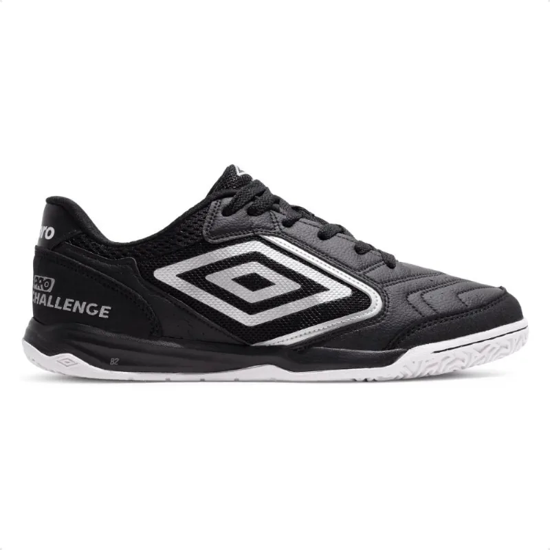 Chuteira Futsal Umbro Pro Challenge Uptake Masculina 39 / Preto / Branco