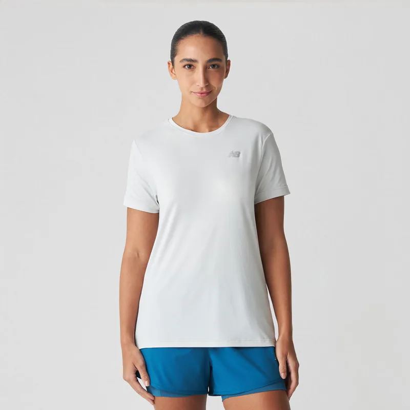 Camiseta Sport Essentials Feminina - New Balance - Confecção