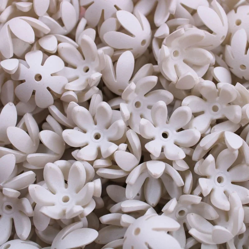 Entremeio Flor 17Mm Em Acrilico Com 50Gr 209 - Branco Z9