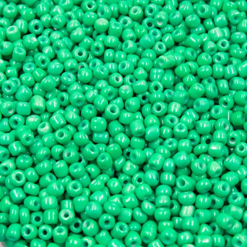 Miçangão Leitoso 3.6MM (6/0) em Vidro com 45G 216 - Verde Claro