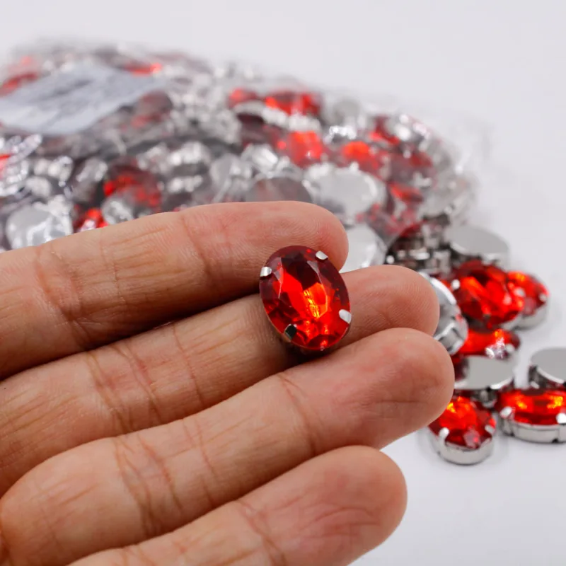 CHATON ENGRAMPADO OVAL 13X18MM EM METAL E ACRILICO COM 25 PEÇAS 201 - Vermelho