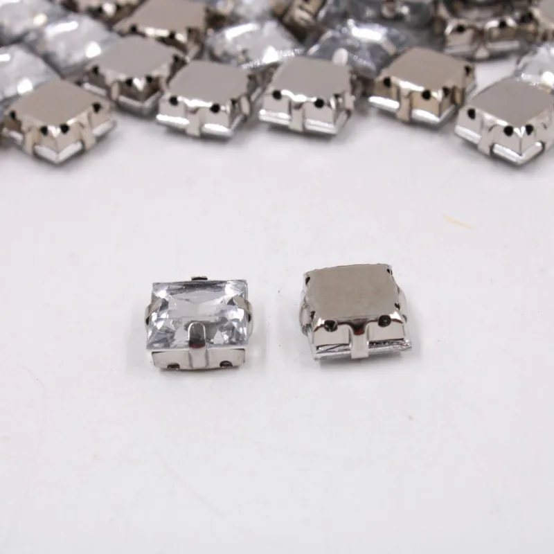 Chaton Engrampado Quadrado 10Mm Em Acrilico Com 30 Peças 074 - Niquel