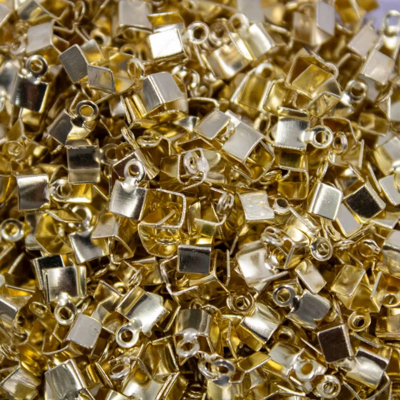Terminal Quadrado Medio De Ferro 04Mm Com 100 Peças 073 - Dourado