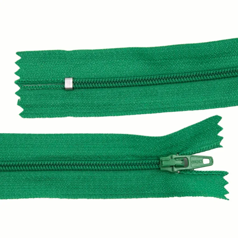 Zíper Comum 20Cm Em Nylon Com 01 Unidades 469 - Verde Bandeira