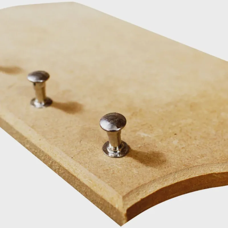 Porta Chaves Trabalhado com 4 Pinos de mdf Madeira Crua - Tamanho: 25 x 13 x 0,5 cm